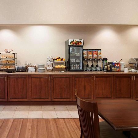 Four Points By Sheraton Bedford Manchester Airport Exterior photo