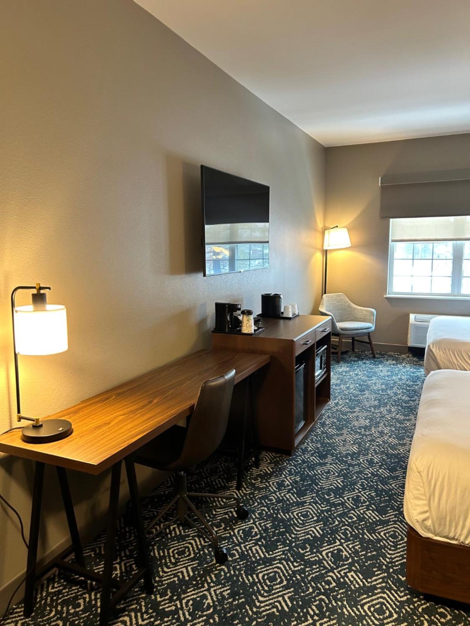 Four Points By Sheraton Bedford Manchester Airport Exterior photo